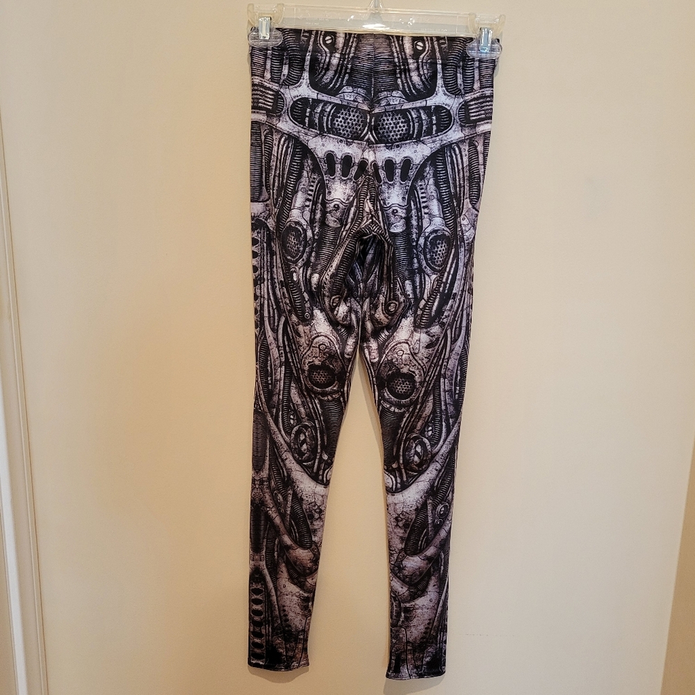 Blackmilk next world machine leggings - Picture 10 of 14